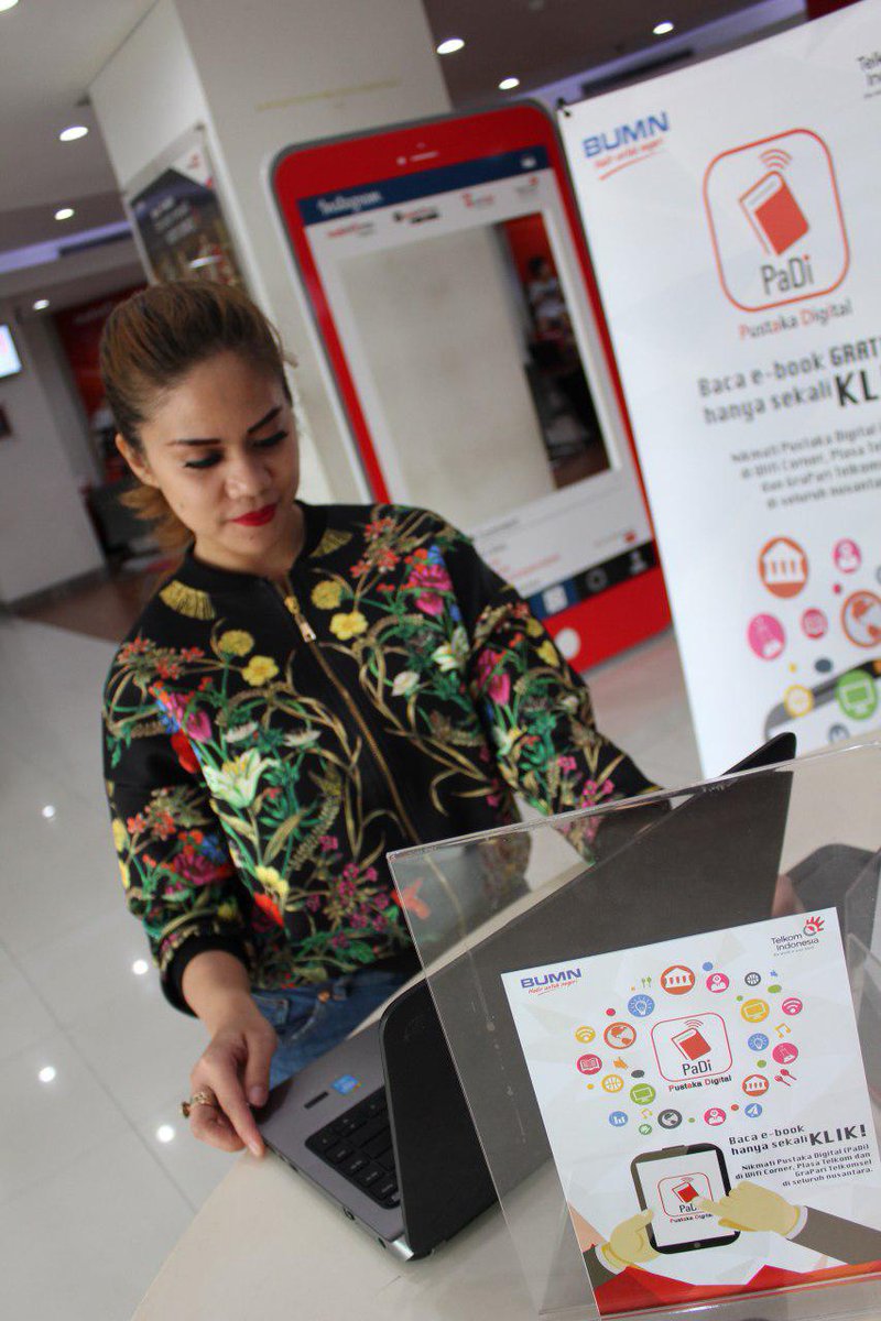bahagianya penggemar buku
bisa baca PUSTAKA DIGITAL
<a href="/Synergy_Telkom/">Portfolio & Synergy Telkom Indonesia</a> #bumnhadiruntuknegeri 
 #PADITREG2 #plasatelkomyossudarso
 #witeljakut