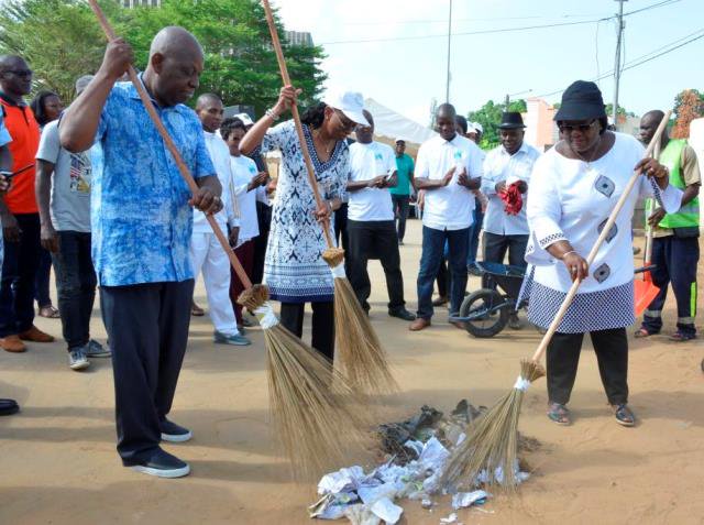 AnneOuloto's tweet image. Anne  Ouloto après les 2 premières éditions: ‘’Abidjan bat désormais au rythme du #GrandMénage’’ salubrite.gouv.ci/actualite.php?… #CIV #MINSEDD