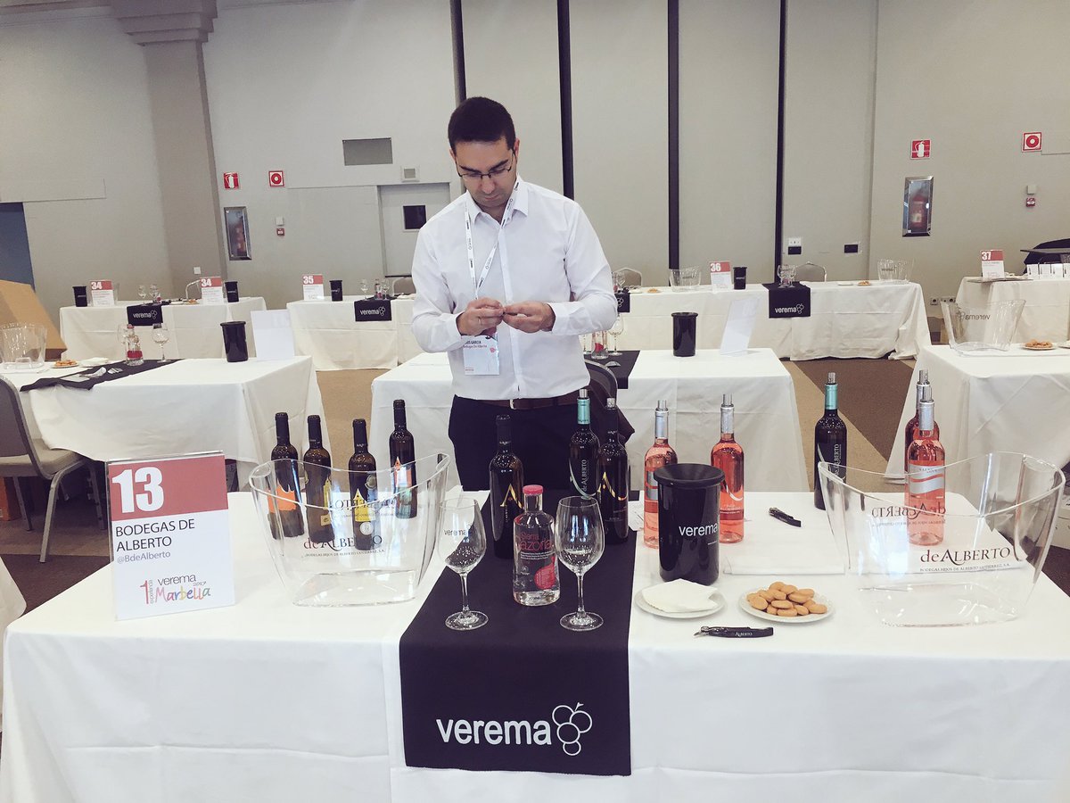 Verema's tweet photo. Empiezan a llegar los stands más madrugadores en #VeremaMarbella @ArgenceresWine #Valmoral #Maravides #edone @BdeAlberto https://t.co/nTdGpSqJfs