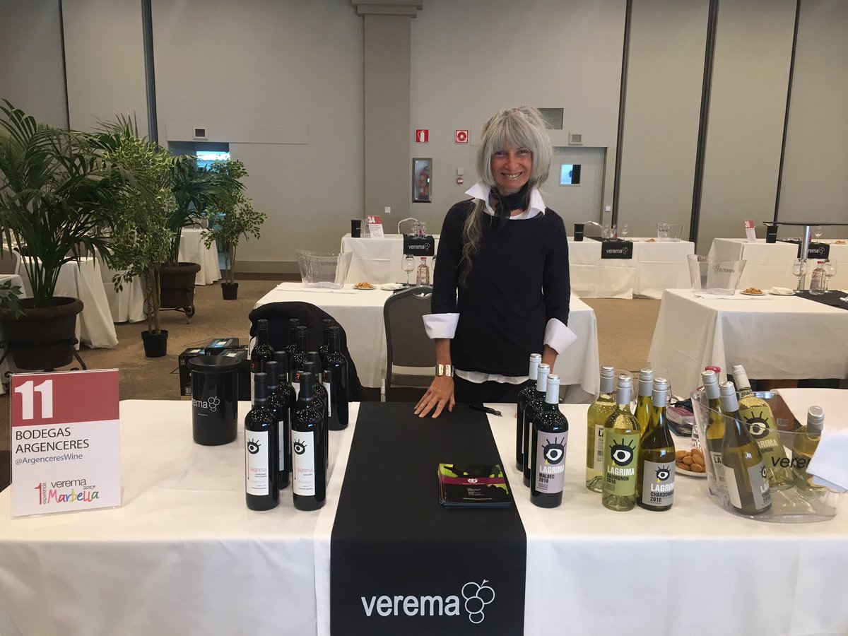Verema's tweet photo. Empiezan a llegar los stands más madrugadores en #VeremaMarbella @ArgenceresWine #Valmoral #Maravides #edone @BdeAlberto https://t.co/nTdGpSqJfs