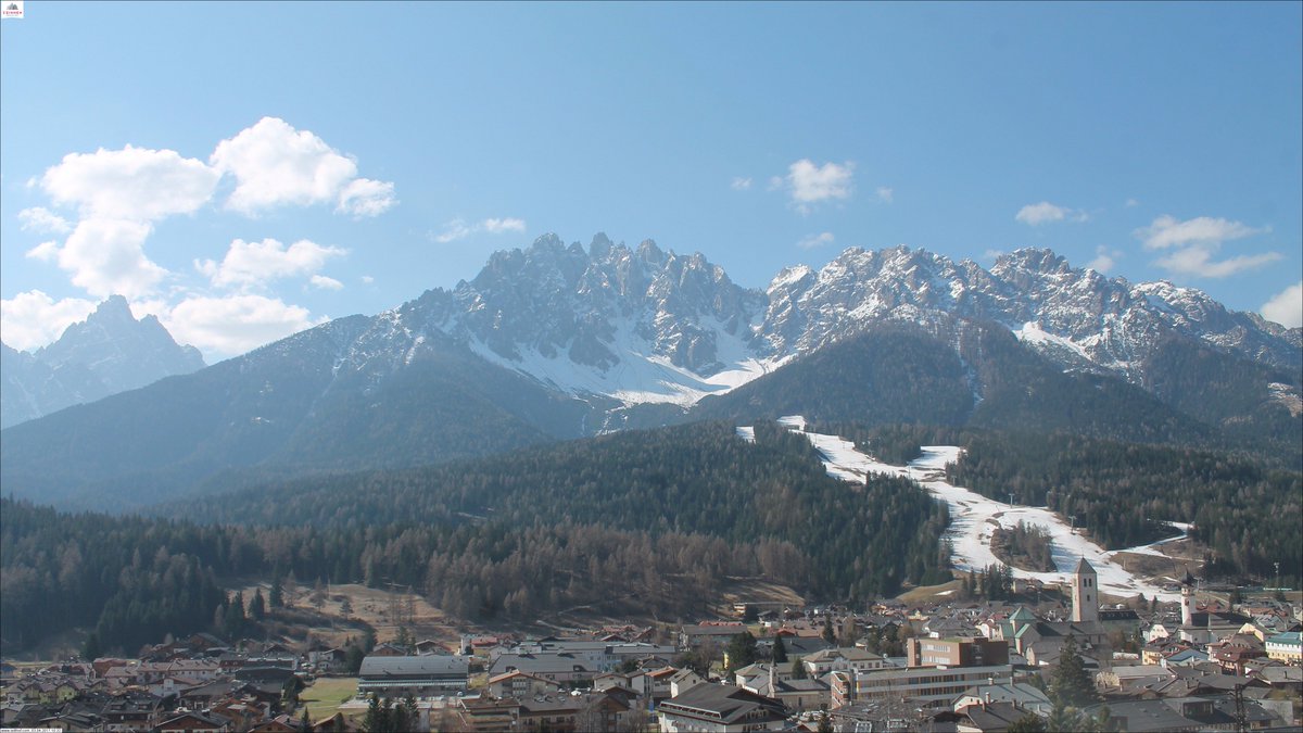 Ein weiterer wundervoller Tag in Innichen! Einen guten Start in die Woche! 😁☀
#Innichen #SanCandido #3ZinnenDolomites