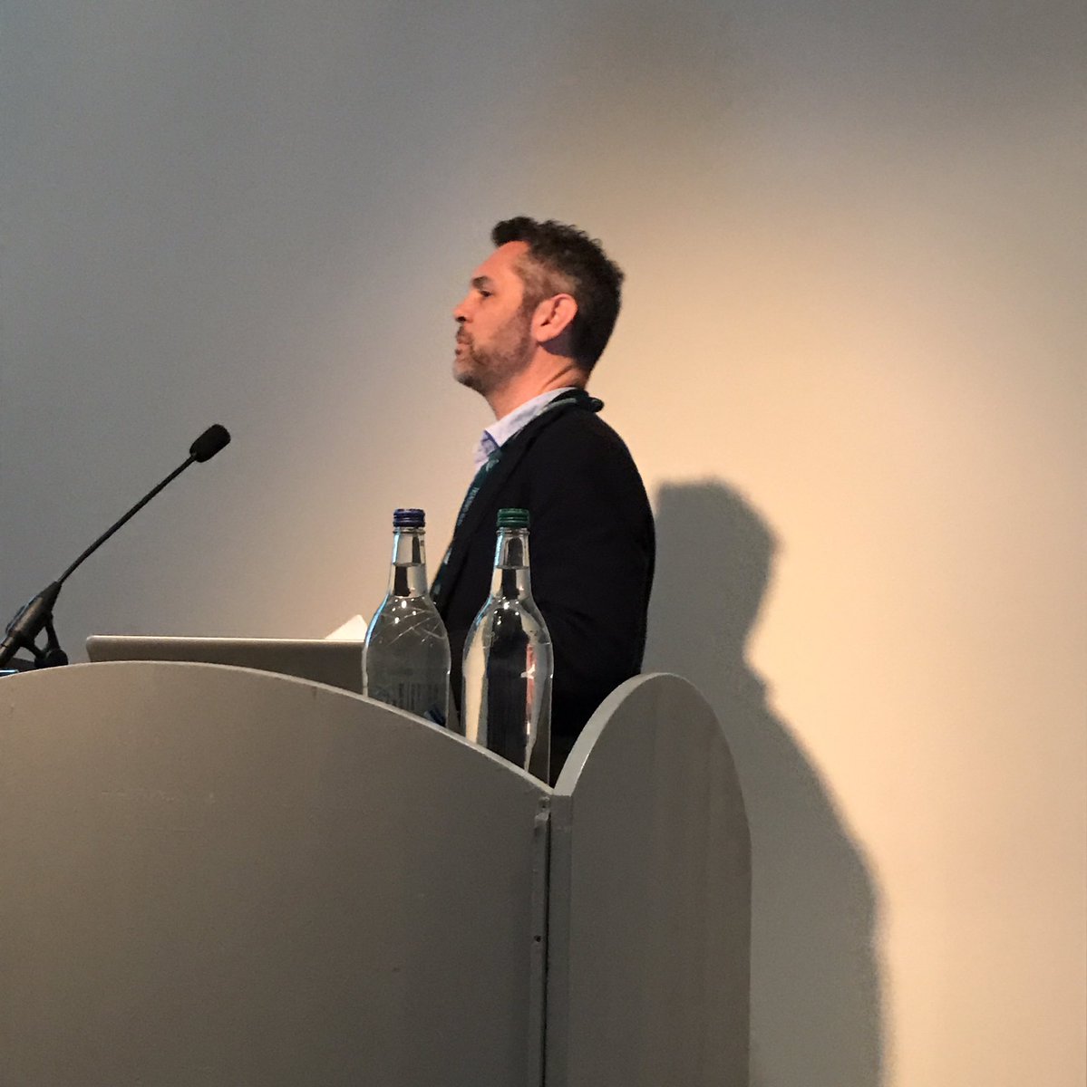 Daniel Barber kicking off with how to be a lean, mean writing machine #mawsig