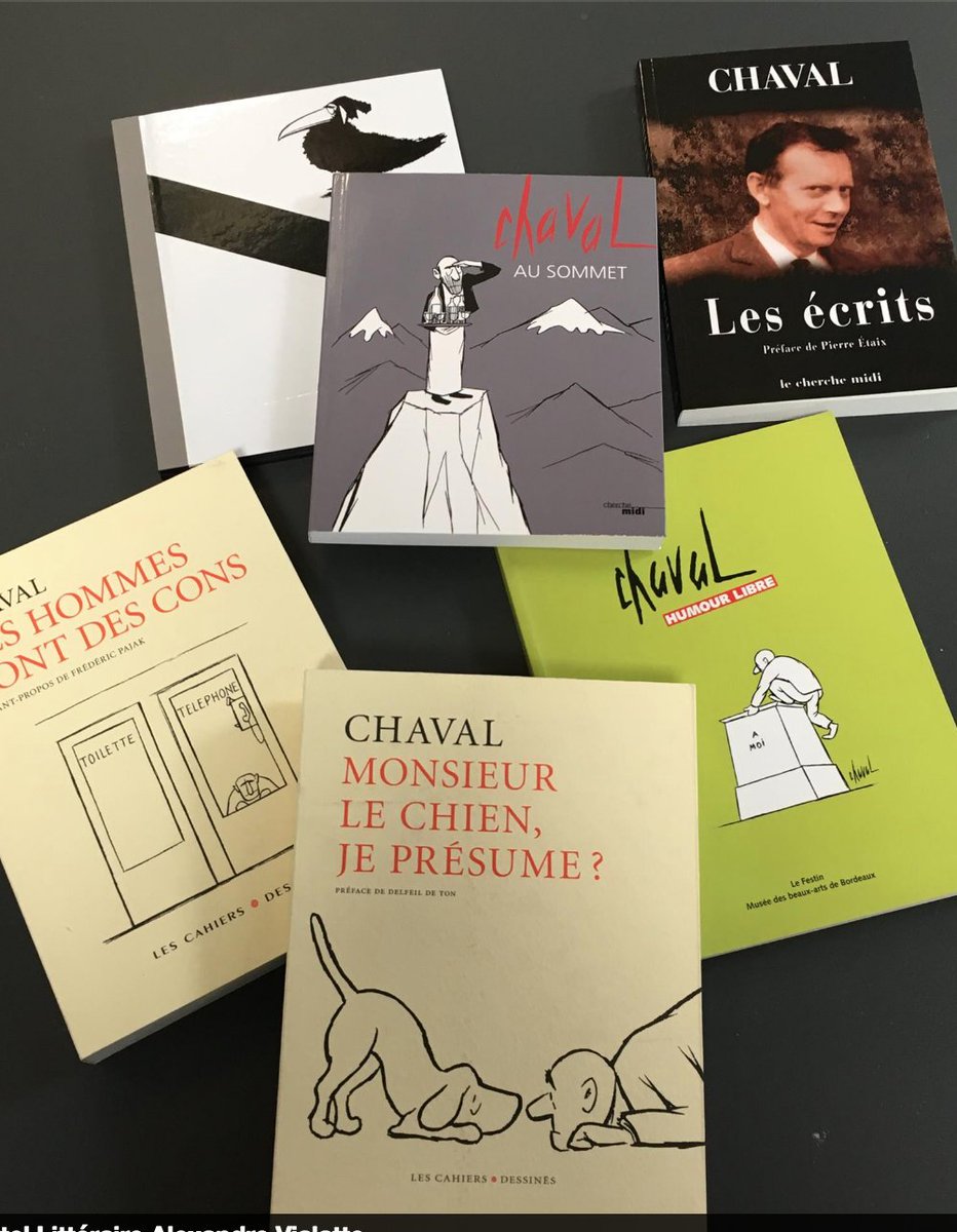 H_Litteraires's tweet photo. La bibliothèque de l'#HôtelLittéraire #LeVialatte s'enrichit de nouveaux ouvrages. S'y côtoient ainsi #Kafka, #Pourrat, #Paulhan et #Chaval. https://t.co/dahqkKhVms