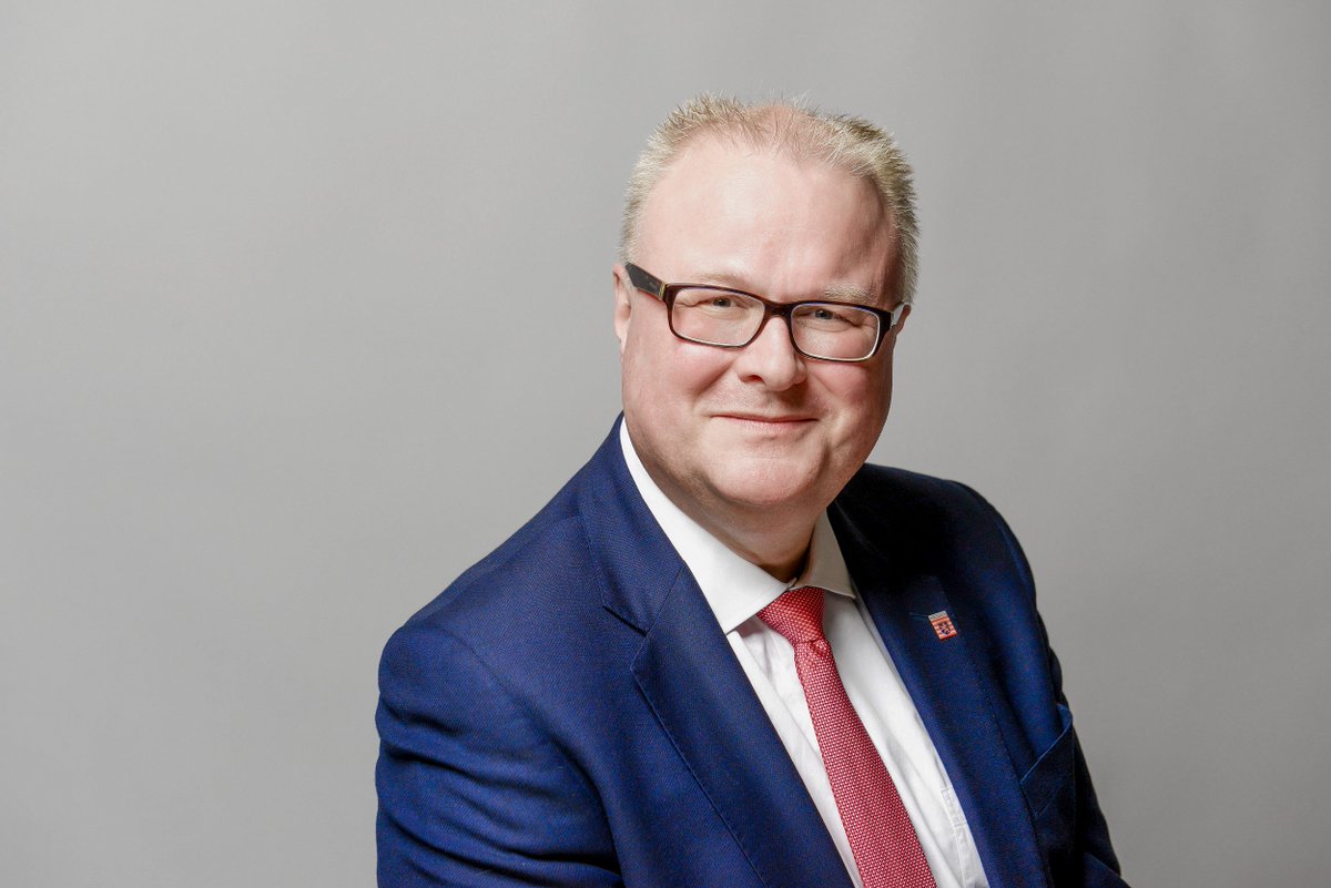 Heute in <a href="/1730Sat1live/">1730Sat1live</a>:Politiker aus #Hessen waren auf Werbetour in #London.Brexit-Interview mit Studiogast Finanzminister <a href="/SchaeferHessen/">Dr. Thomas Schäfer</a>.