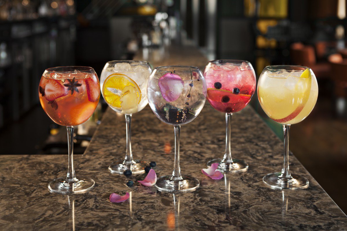 DesignMyNight's tweet photo. 42 amazing bars to visit near Liverpool Street @theanthologist @AniseBar @tankandpaddle @Dirtymartiniuk https://t.co/MtadJzhpPK https://t.co/iK8hQulEUe