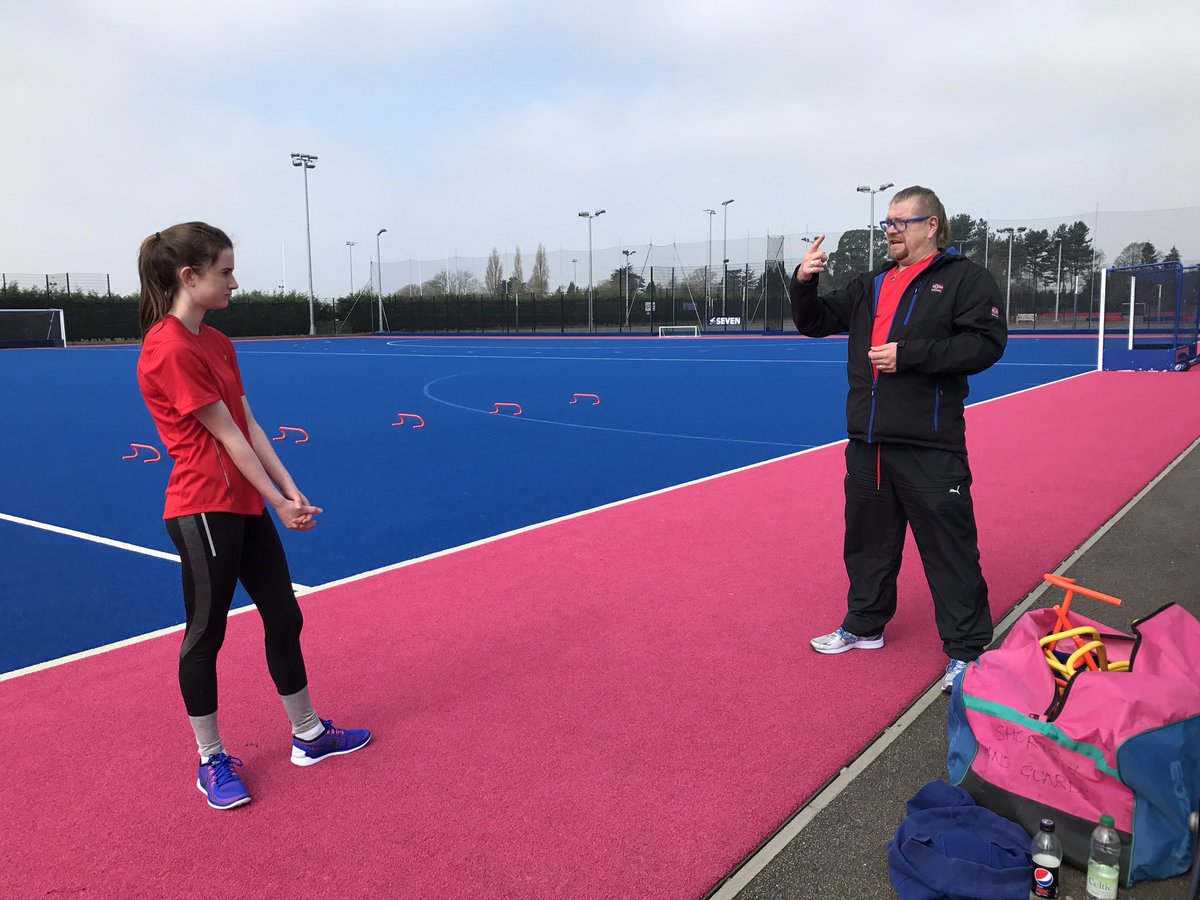 ISSCentre's tweet photo. #ISSC #athletic #masterclasses with @SASUK_JD #distance #121coaching #800m #1500m #groundclearance #noshuffling https://t.co/yuROYHRYbL