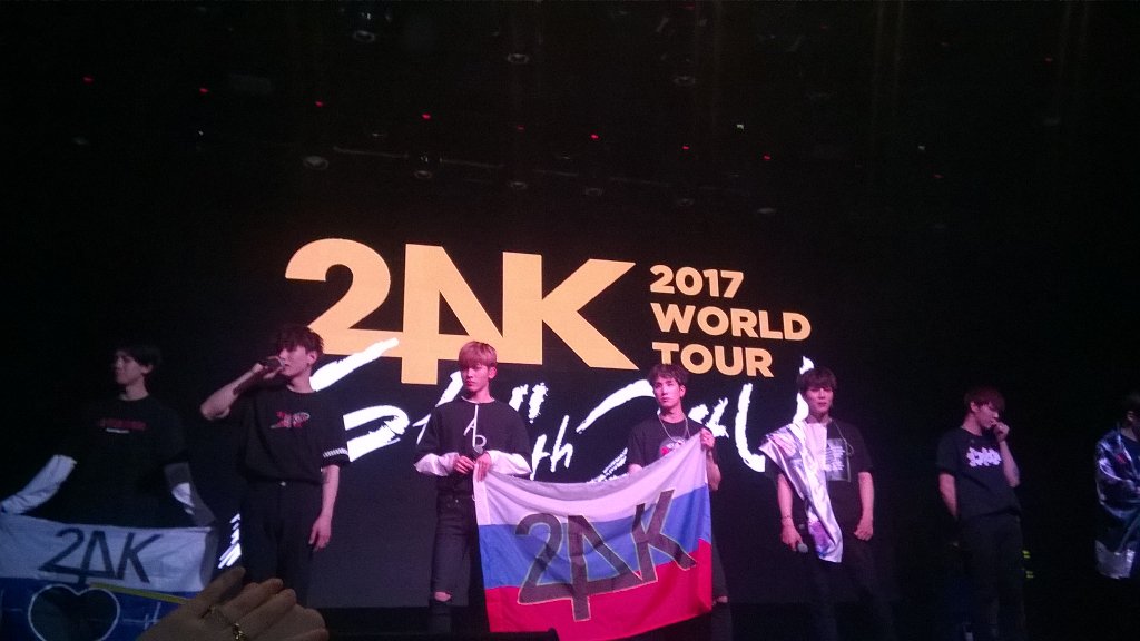 SugaRyk21's tweet photo. Почему мой телефон не вместил их всех на одном фото? =.=#24K#24KinMoscow#24KinRussia#Thanks24K https://t.co/20UdfzotQ2