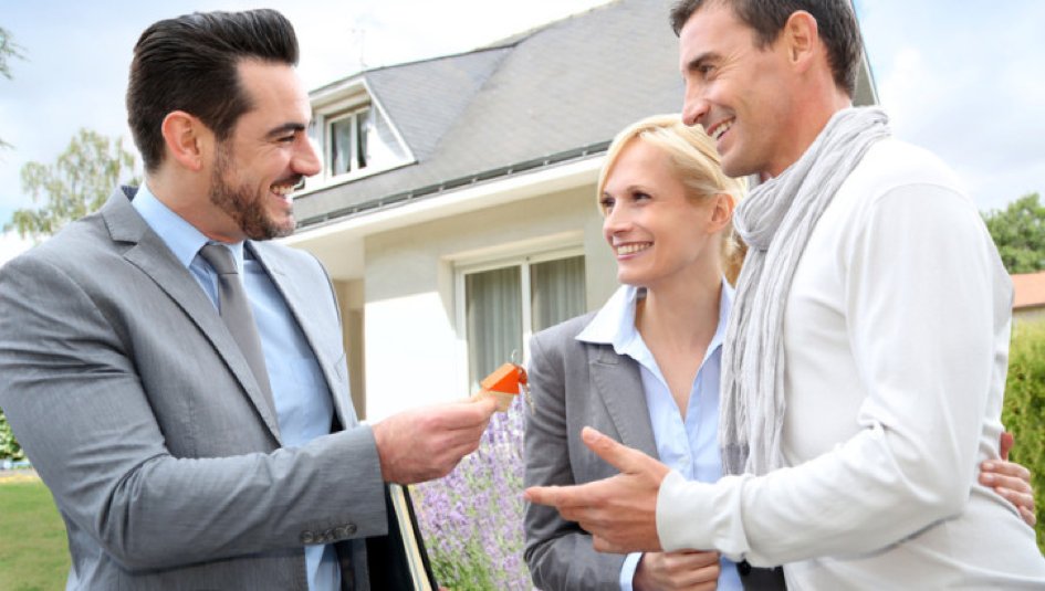 Century21Masure's tweet photo. Si vous vous entourez de professionnels confirmés, vous pouvez être sûr que vous allez trouver le bien #immobilier qui vous correspond ! https://t.co/PlRGKCbHa7