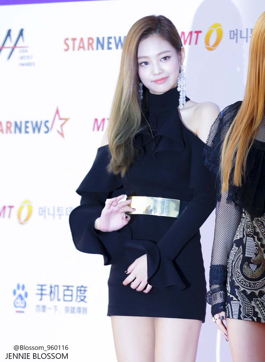 Blossom_960116's tweet photo. 161116 AAA 제니
#BLACKPINK #블랙핑크 #제니 #JENNIE https://t.co/B83rgwAVV2
