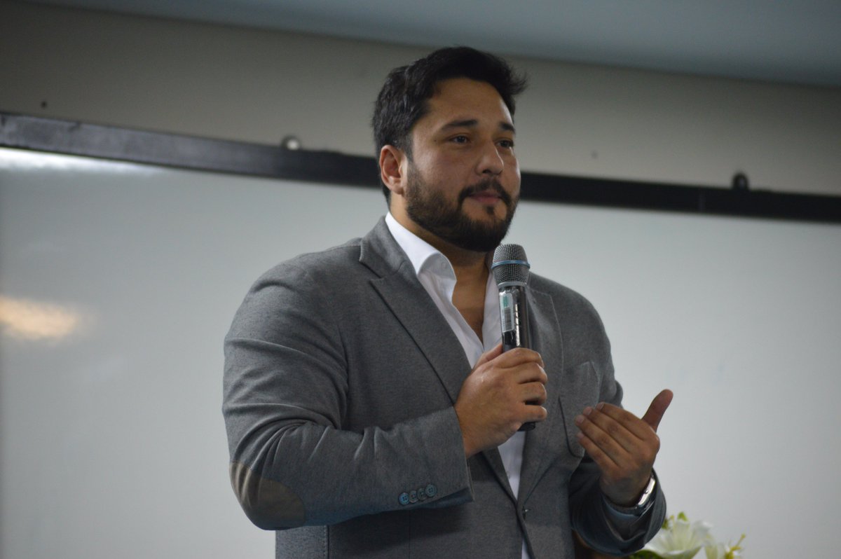 ConsuladoColSp's tweet photo. El día 28 de marzo, el Cónsul Oliverio Torres, asistió a la UNIFESP, y se reunió con los estudiantes para mostrar la imagen país de Colombia https://t.co/MXJJStwCa1