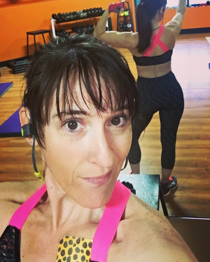 smallfrey19's tweet photo. Set the tone for this week & be strong! #mondaymotivation #newweek #sweatsmileandrepeat #wilddft #thriveexperience #fitmom #fitforlife https://t.co/fdS9yr8q9o