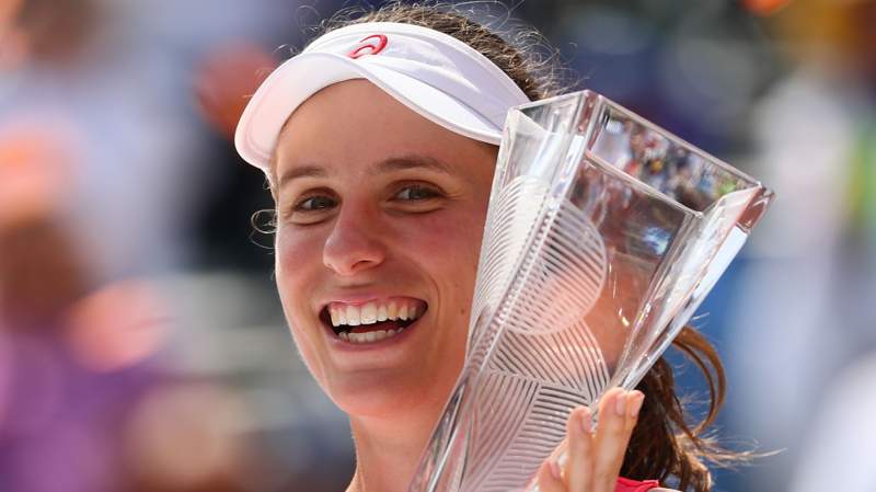 SportsWomanOnli's tweet photo. Johanna Konta is  the first British woman to win the #MiamiOpen. #tennis #womeninsports #sportswomen https://t.co/Cr5zTlzaf7