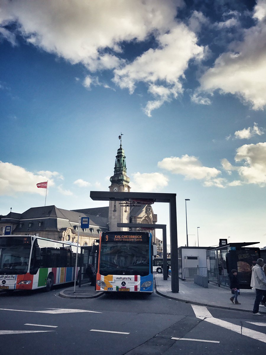 CityLuxembourg's tweet photo. #electro #hybrid #bus #charging at #gare #luxembourgcity #electropower https://t.co/UXbdSVtSoq