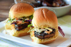 Spicy, Sweet and Crispy Pork Belly Sliders with Slaw and Sriracha Honey Mayo dlvr.it/NnntGq