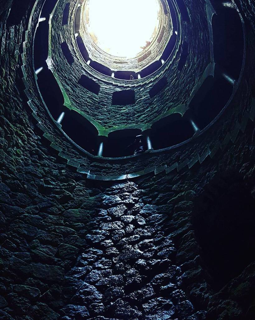 Azulita_Emi's tweet photo. Les châteaux se suivent et ne se ressemblent pas... De tunnels en fonds de puits en tours gothiques ❤️❤️
#instacas… https://t.co/XOy4RMY8rI https://t.co/5U0SDWwTYd