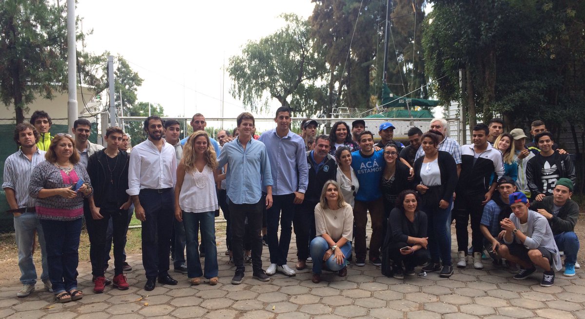 AgusCiarletta's tweet photo. En el club #Barlovento con @SoyJovenArg  por jornada de oficios náuticos para jóvenes de San Fernando @CorneliaSL y @benjawilliams @AlbiCZ https://t.co/RxFZHgOqFS