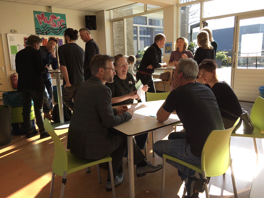 Interessante dialoog COM21. over  #onderwijs #kunst #techniek meetup.com/COM21-kunstedu…