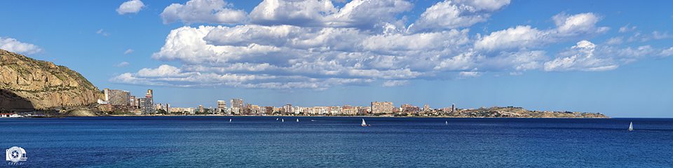 AFSP2016's tweet photo. Panoramica desde el mirador de la Volvo @alicantenfotos @costablancaorg @dipuAlicante Fotografía de @ercovi01 https://t.co/1gfJMmcQFX