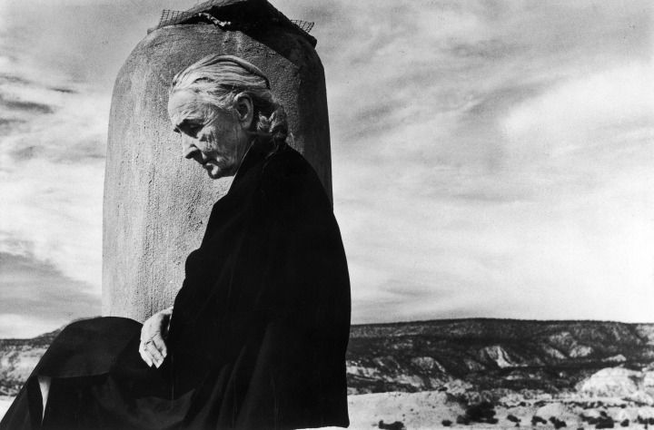 MaryKincaid's tweet photo. I'm fascinated with Georgie O'Keeffe so I'm lovin' these stunning photographs from a 1968 Life magazine article  https://t.co/J1pnpSW2mr https://t.co/KQPDZPBA9r