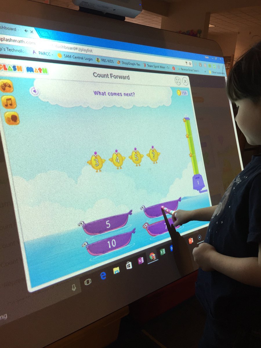 fsstechgps's tweet photo. AEL students learning how to use the interactive easel and practicing their math skills!  #aelrocks #gpsk12ma @Super_GPS https://t.co/uacpW9srRc