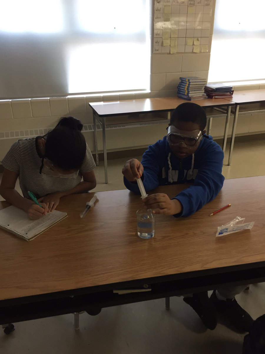 MrsBerry_Shaw's tweet photo. Putting the pressure on fluids in 8A. https://t.co/f0oneqRq01