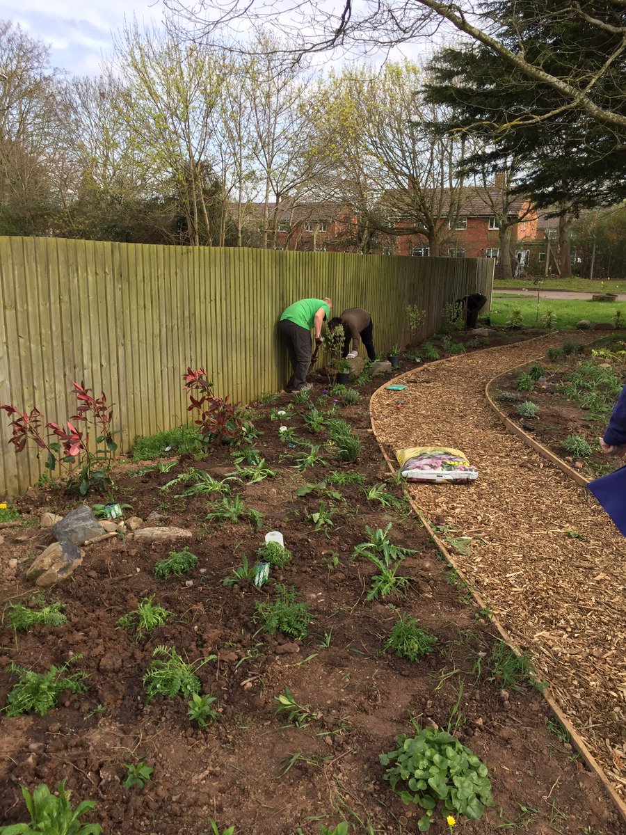 BenSkinner85's tweet photo. Great day spent today the @coopuk engagement team working on the #SunshinePath @SaxonHall for #phoenixbereavement #groundforce #TheCoopWay https://t.co/P7laZBzfip