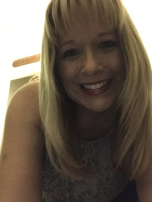 Good morning sexy people.  Welcome to all my new followers.  803 followers as of this morning. Thank