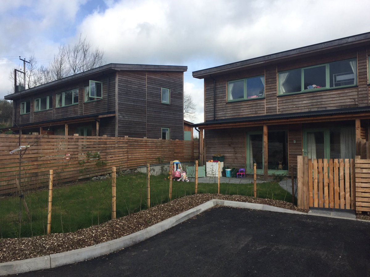 ElinBrock's tweet photo. Great morning spent at #pentresolar with @Rhosygilwen #pembrokeshire #local What a fantastic product!! https://t.co/kMJVMBYcIE