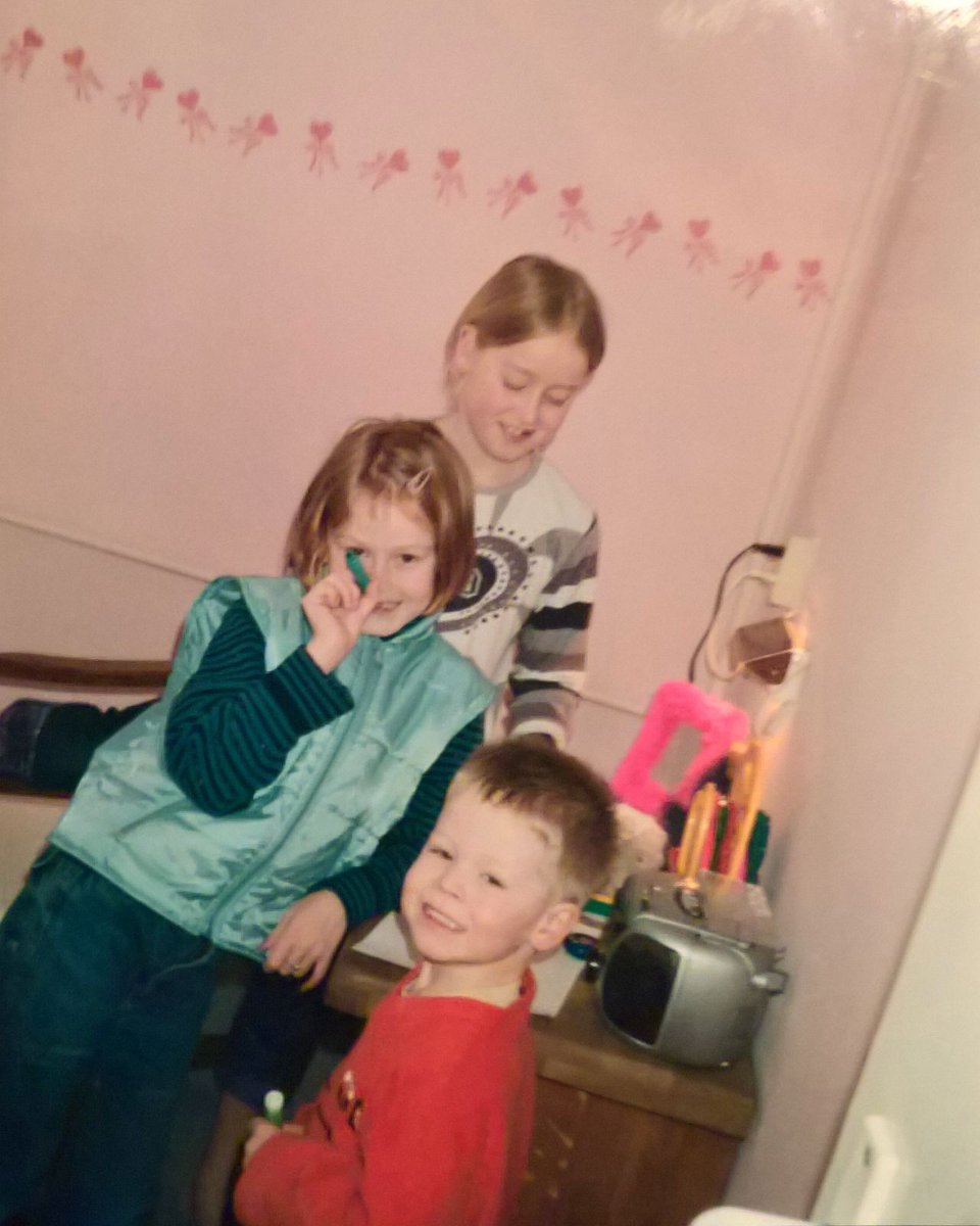 Vanreeser's tweet image. Vrogâh.