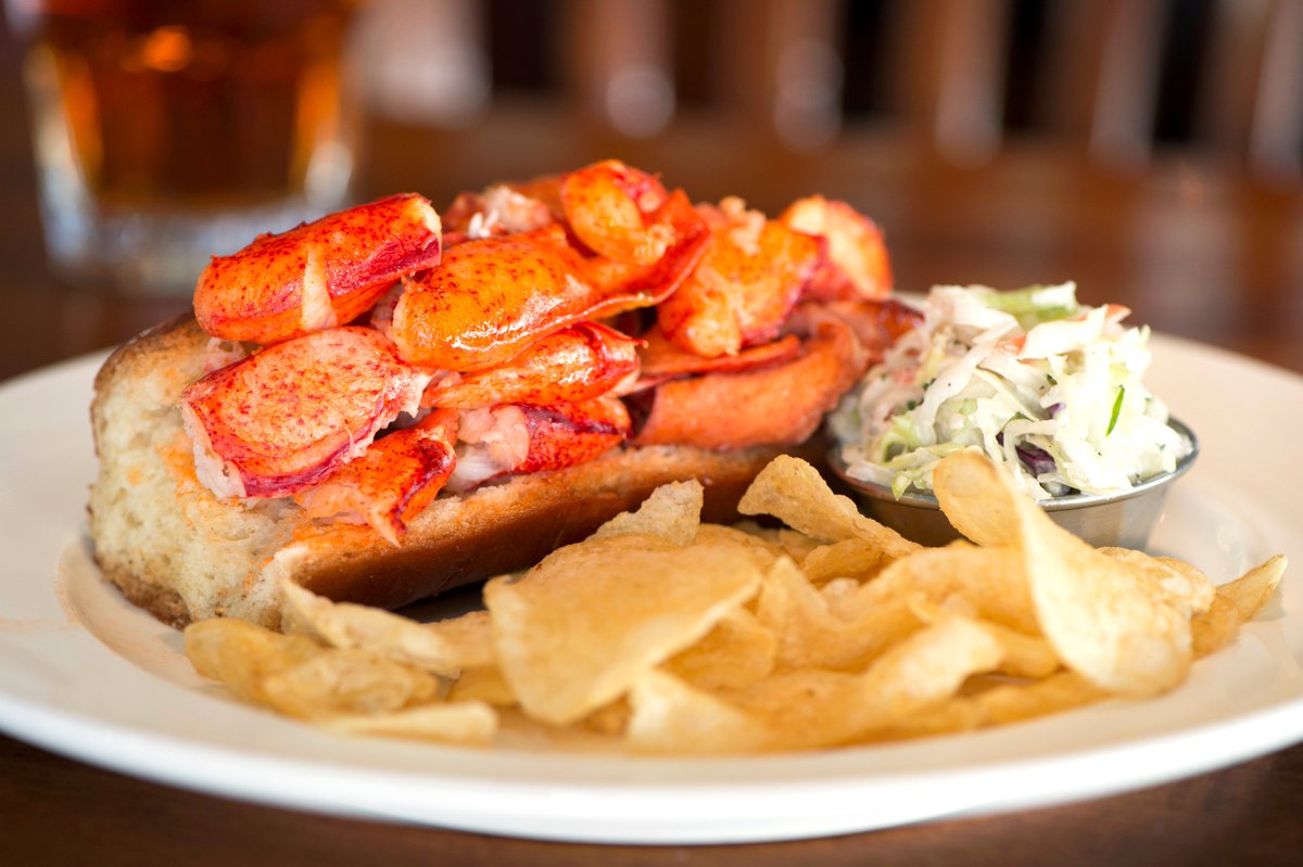 breakground's tweet image. #Warriors sign food deal w/ sister firms @LevyRestaurants &amp;amp; @bamco for @ChaseCenter. 5 local vendors featured. Story in SBJ. #nba