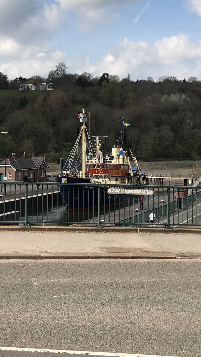 ARWURZELBS3's tweet photo. Stooooopppiiidddd bloody boats 😤😤😤😤
#BridgeSwing https://t.co/lkjaeTusFK