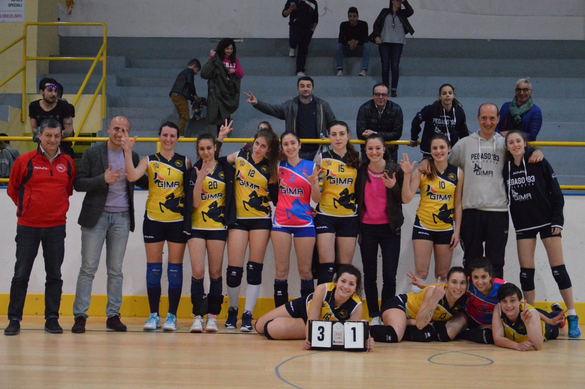 PegasoMolfetta's tweet photo. #vittoria #3a1 #ilmiovolley #CFpuglia #CFvolley #molfetta @fipavpuglia #volleyball https://t.co/wTXAKzu0W4
