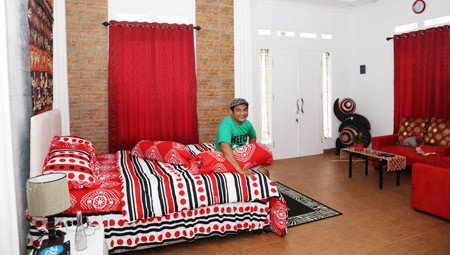 Main-main ke rumah <a href="/_jeremyteti/">Jeremy Teti</a> yuk, ada apa aja ya isinya? goo.gl/MigWfd #meTubeID