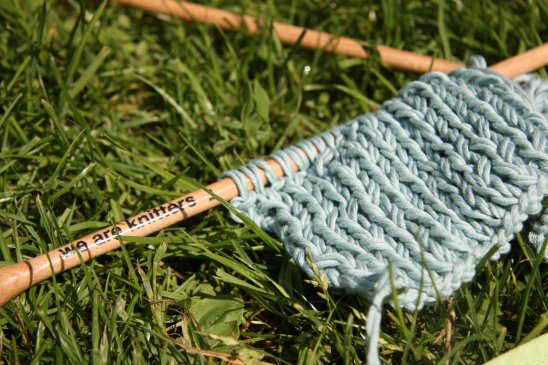 knitandmeet's tweet photo. Perfect weather to knit on the Edhec lawn today ! Come and join ! #EDHECsmm https://t.co/eaYwu7XzV1