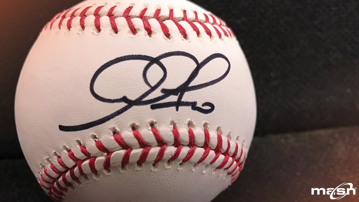 masnOrioles's tweet photo. #OpeningDay Giveaway: RETWEET to enter to win a signed @SimplyAJ10 baseball! #IBackTheBirds https://t.co/f2WysJCwrw