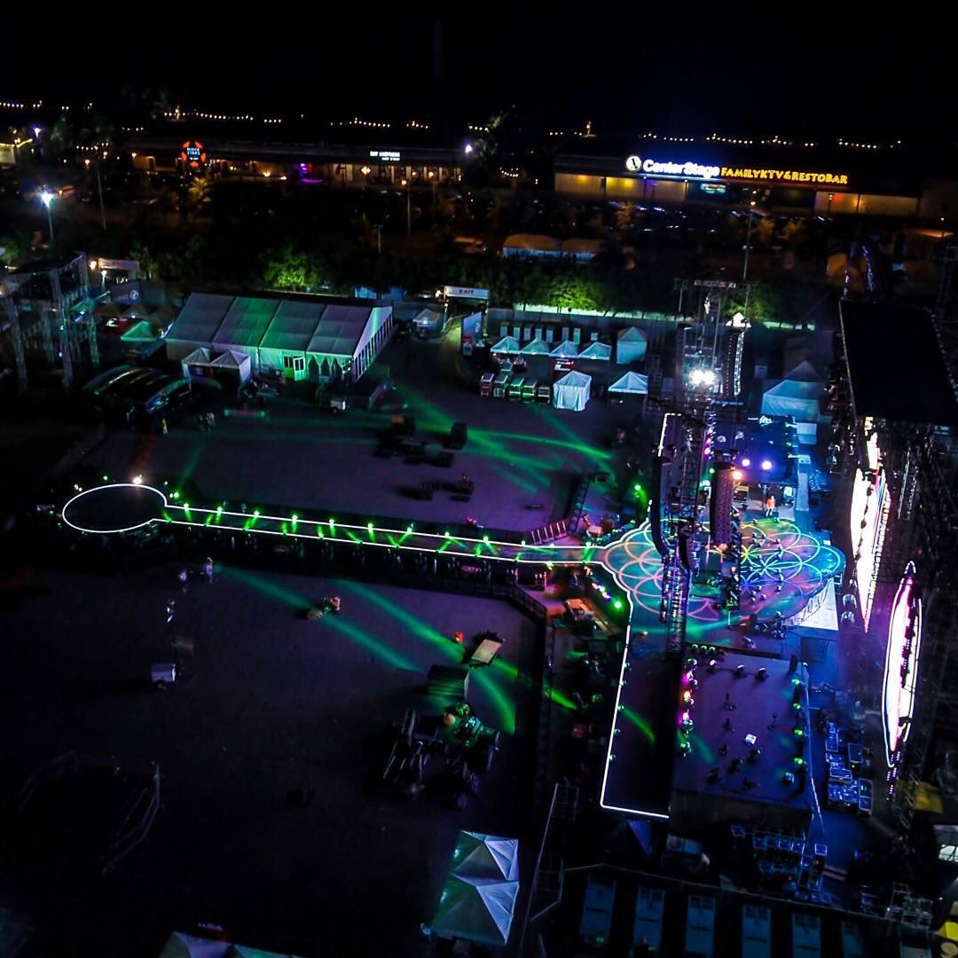 ColdplayPHL's tweet photo. Stage is ready! ❤💛💚💙💜 

#ColdplayManila #AHFODtour https://t.co/rCDXUkuqL6