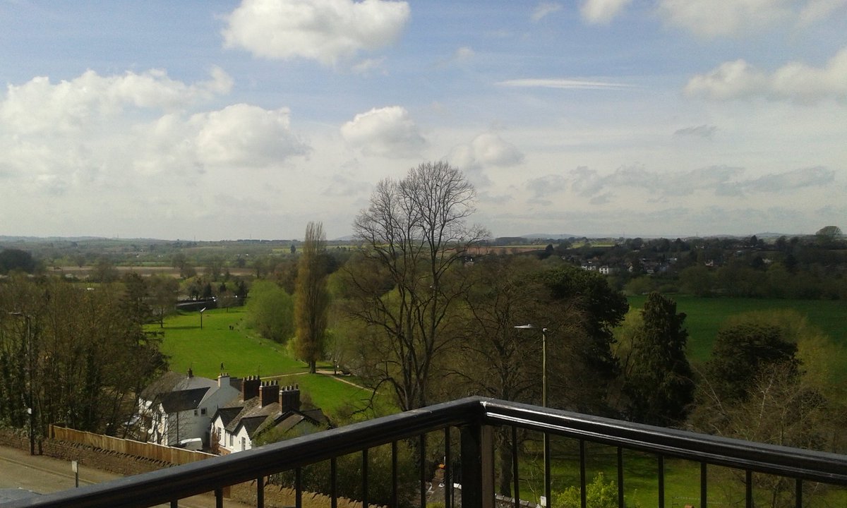 maripine's tweet image. Loving the view from @RoyalHotelRoss with @AliceSmall_