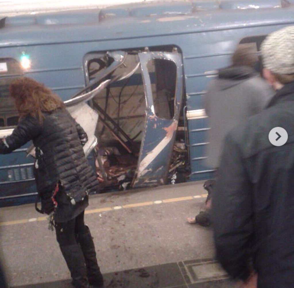 Brevesdepresse's tweet photo. 🔴🇷🇺Saint-Pétersbourg 
-Explosion dans le métro  
-Au moins 10 morts
-Plus de 50 blessés 
-3 stations fermées https://t.co/Kc2OIftjEB