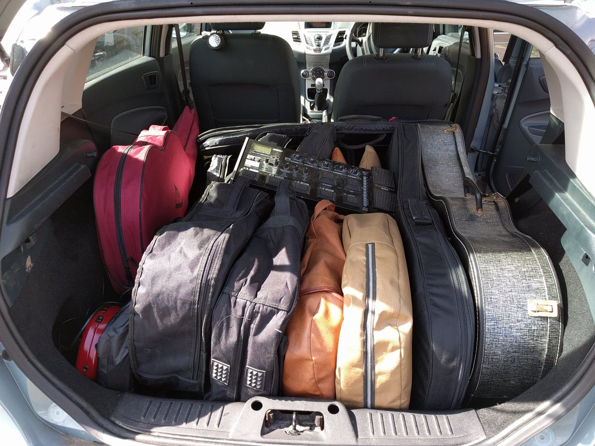 toolsformusic_'s tweet photo. Safe journey, Sam! Kind 🎸 donations on their way to a great new home @RhythmixMusic https://t.co/bRFFnvgOWN