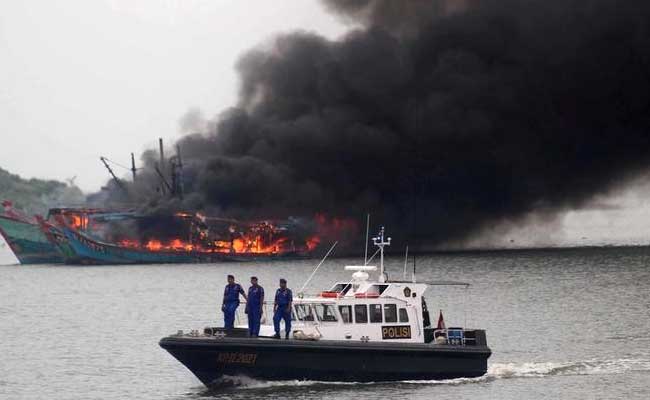 Indonesia destroys 81 boats, mostly foreign, over illegal fishery trade ndtv.com/world-news/ind…
