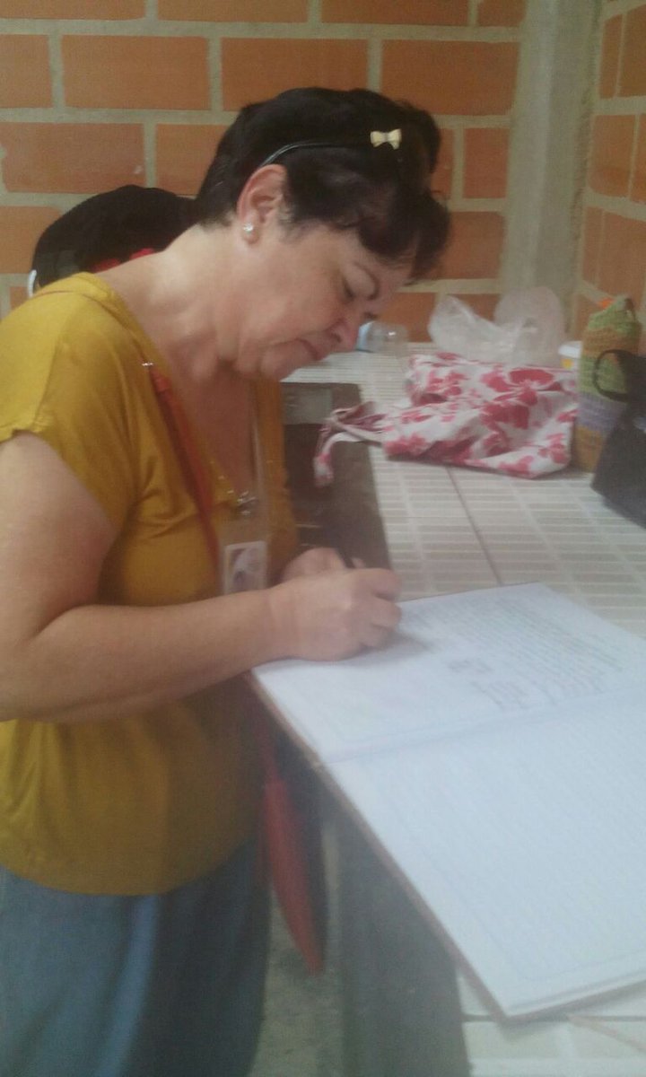 CCTrinires's tweet photo. Entrega de alimentos por @CCTrinires  al Lino de Clemente 200Kg aprox. @AlcaldiaBaruta @BarutaParticipa @RedOrgBaruta @GerardoBlyde https://t.co/2svUM7NObG