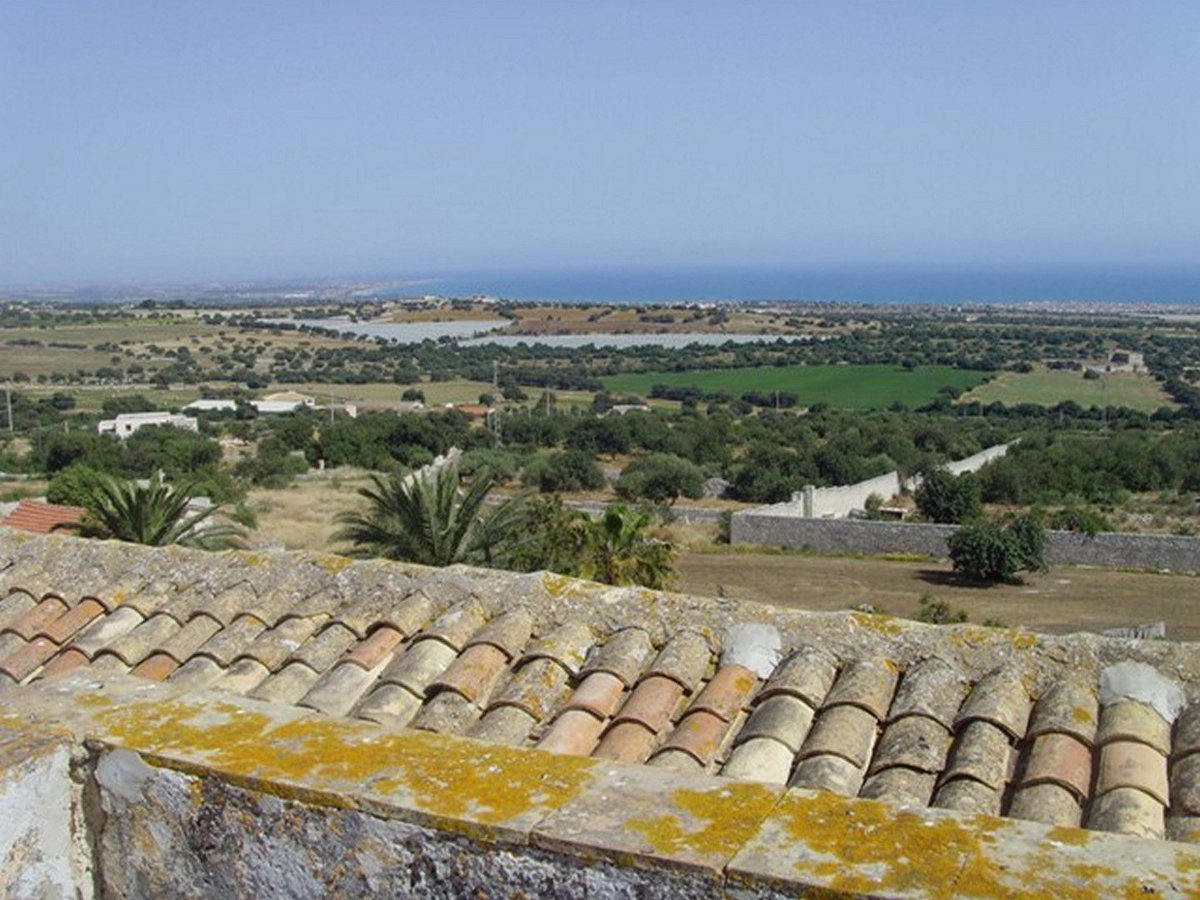 SicilyJohn's tweet photo. Villa D' Epoca located in the Southeast part of Sicily only 4 km from distance from the Mediterranean Sea, marina and baroque towns. https://t.co/rMA47xSIc9