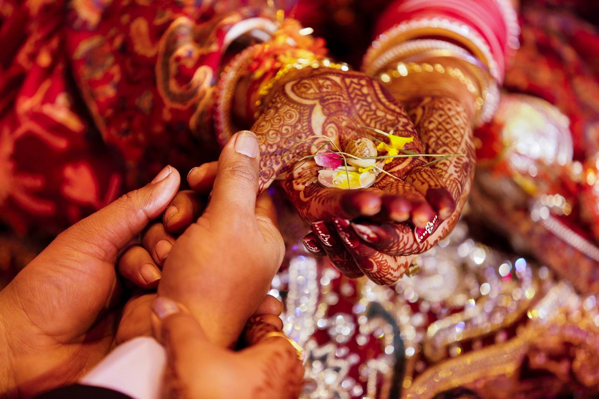 TWFrames's tweet photo. "Wedding photography is one of the hardest damn jobs in photograph”
#PreWedding #WeddingPhotography #CandidPhotographer #TheWeddingFrames https://t.co/dfZY7FTXVE