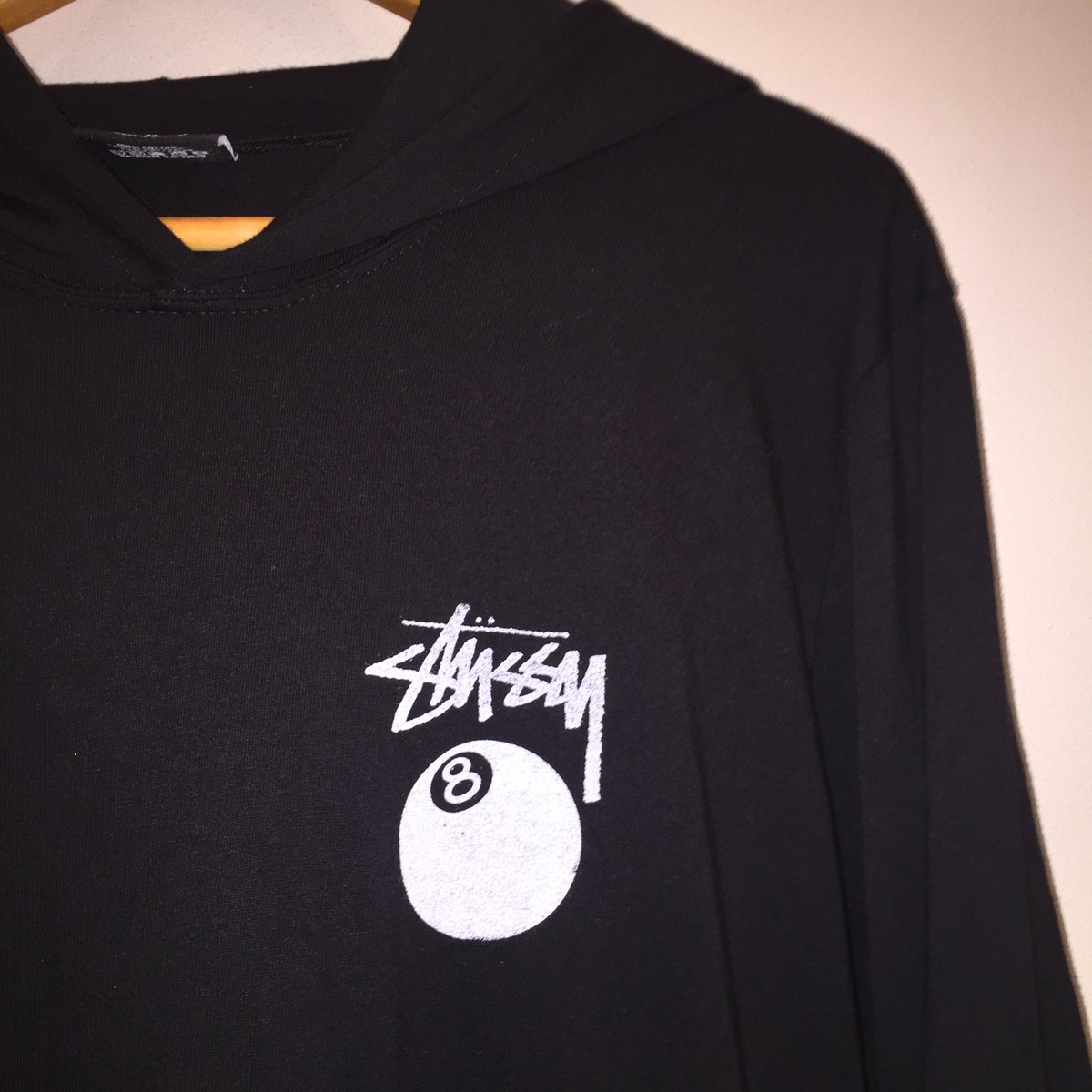 SELEPIE_'s tweet photo. 新商品◯

stussyパーカー◯黒◯

薄い生地のパーカーなので
重ね着する時着ぶくれせず使いやすいアイテムです◯

前にも後ろにもロゴがあります！

人気商品ですのでお早めに！！ https://t.co/p53qOqyiju