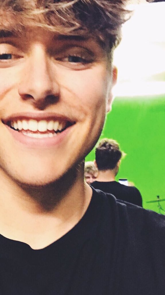 gabrielgomer's tweet image. Show them how it's done @seanykilleen