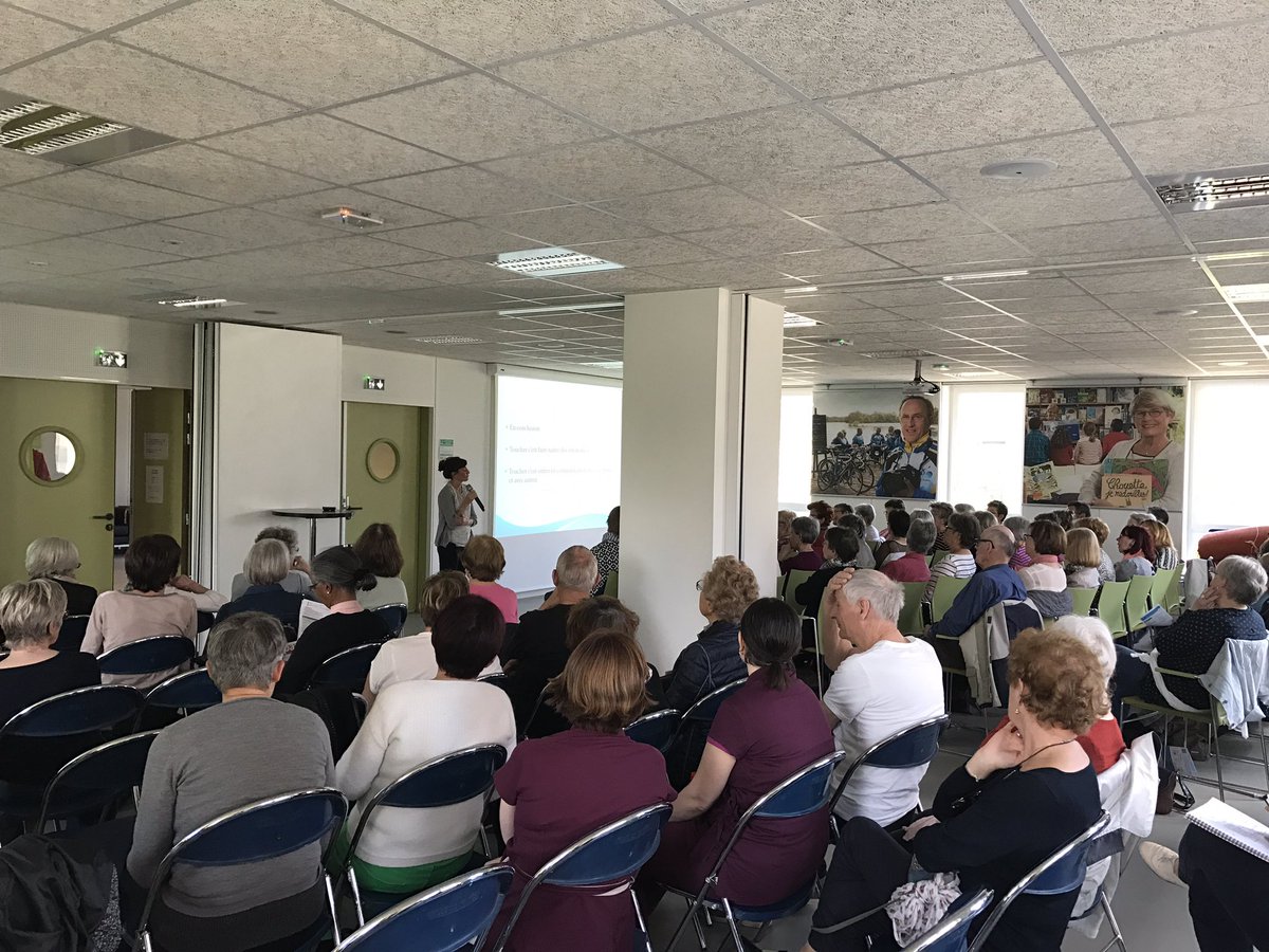 #lasantedanstouslessens. Gerontopole dernier jour sur le thème du toucher et de l'équilibre! 
@GerontopolePDLL @ORPAN