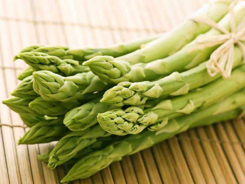 VeggieToGoApp's tweet photo. 🍍April Veggie : #Asparagus full of #antioxidants, helps weight loss, prevents urinary tract infections and beats bloating. Try it! #EDHECsmm https://t.co/j675IWb9HN