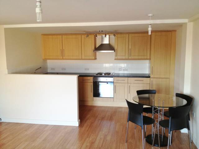 TassiRachel's tweet photo. Another one let on the first viewing! #mondaymotivation🍾 Luckily we have another apartment in the block available!  https://t.co/5xA5pWxDo6 https://t.co/lurMxE1z61