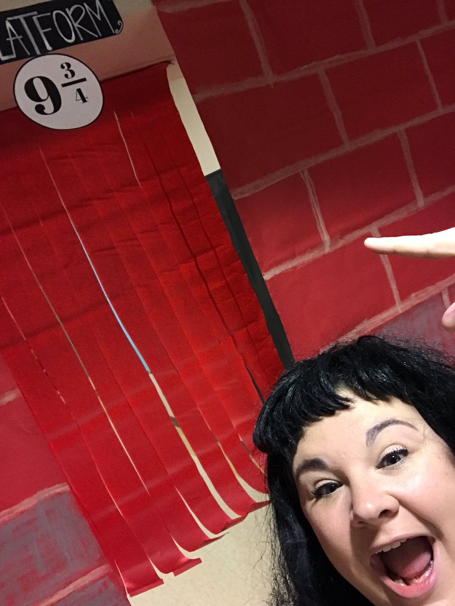 LinzHart33's tweet photo. Get ready @pve4thgrade Hogwarts has taken over!! #pvepeads #profsnape #doyouevenharrypotter #Ifoundafraction https://t.co/L53RVoHizT