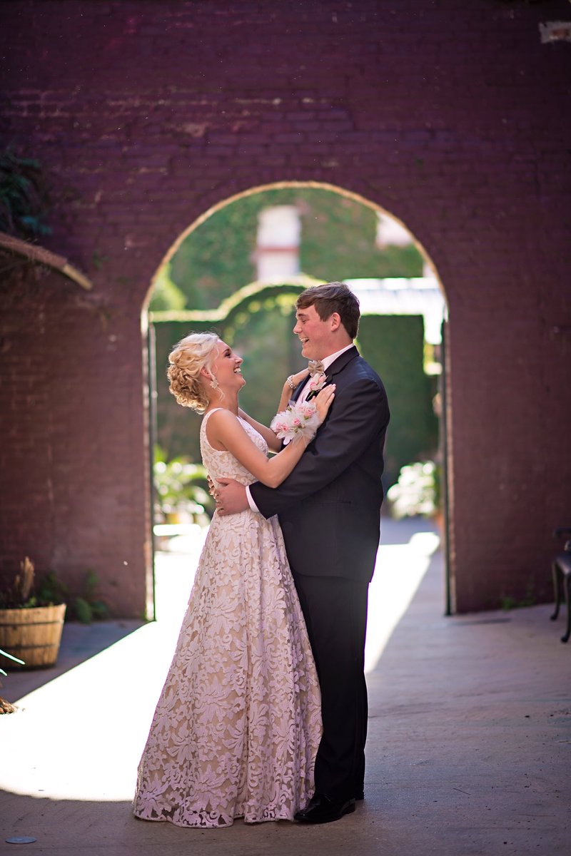 TrishBarras's tweet photo. ❤😍Amazing prom pics that Courtney took!!! Oh, my heart!!😍❤ https://t.co/fBnk0X4Elu